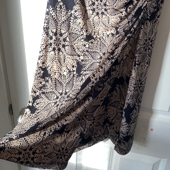 Connected 8 tan black lace dress Faux wrap cinched waist slimming split - Picture 5 of 11